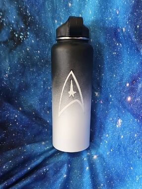 Hydro Flask black to white ombre water bottle with Starfleet insignia